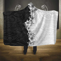 Hawaii Hibiscus Flowers Hooded Blanket Grayscale Polynesian Pattern