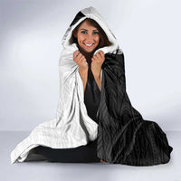 Hawaii Hibiscus Flowers Hooded Blanket Grayscale Polynesian Pattern