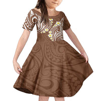 Plumeria With Brown Polynesian Tattoo Pattern Family Matching Off Shoulder Maxi Dress and Hawaiian Shirt LT05 Daughter's Dress Brown - Polynesian Pride