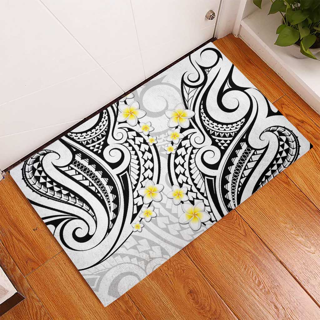 Plumeria With White Polynesian Tattoo Pattern Rubber Doormat