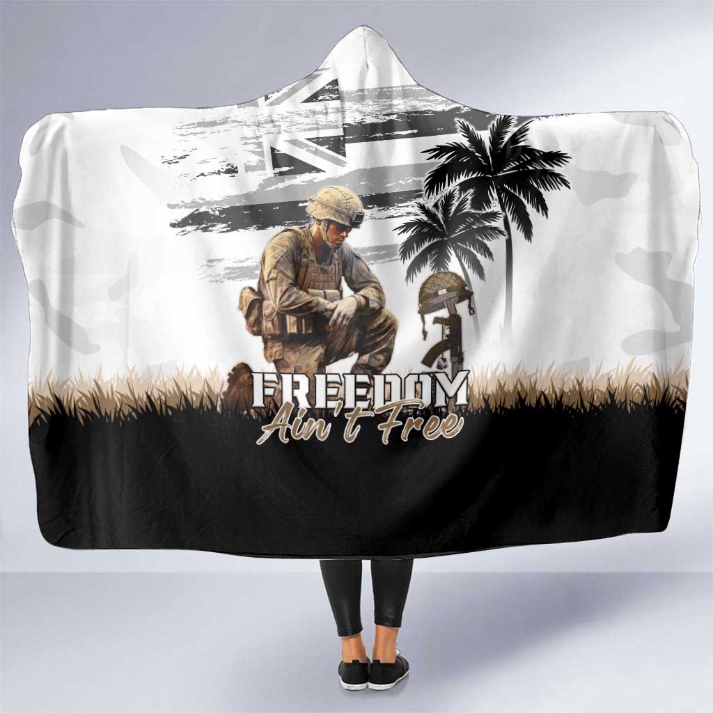 Hawaii Veterans Day Hooded Blanket Honor The Fallen Flag Grunge Style