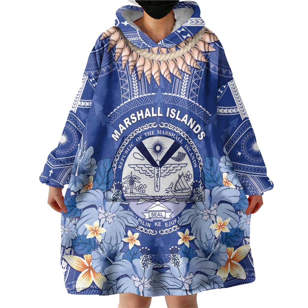 Marshall Islands Jemenei Day Wearable Blanket Hoodie Polynesian Tribal Tattoo Seashell Necklace