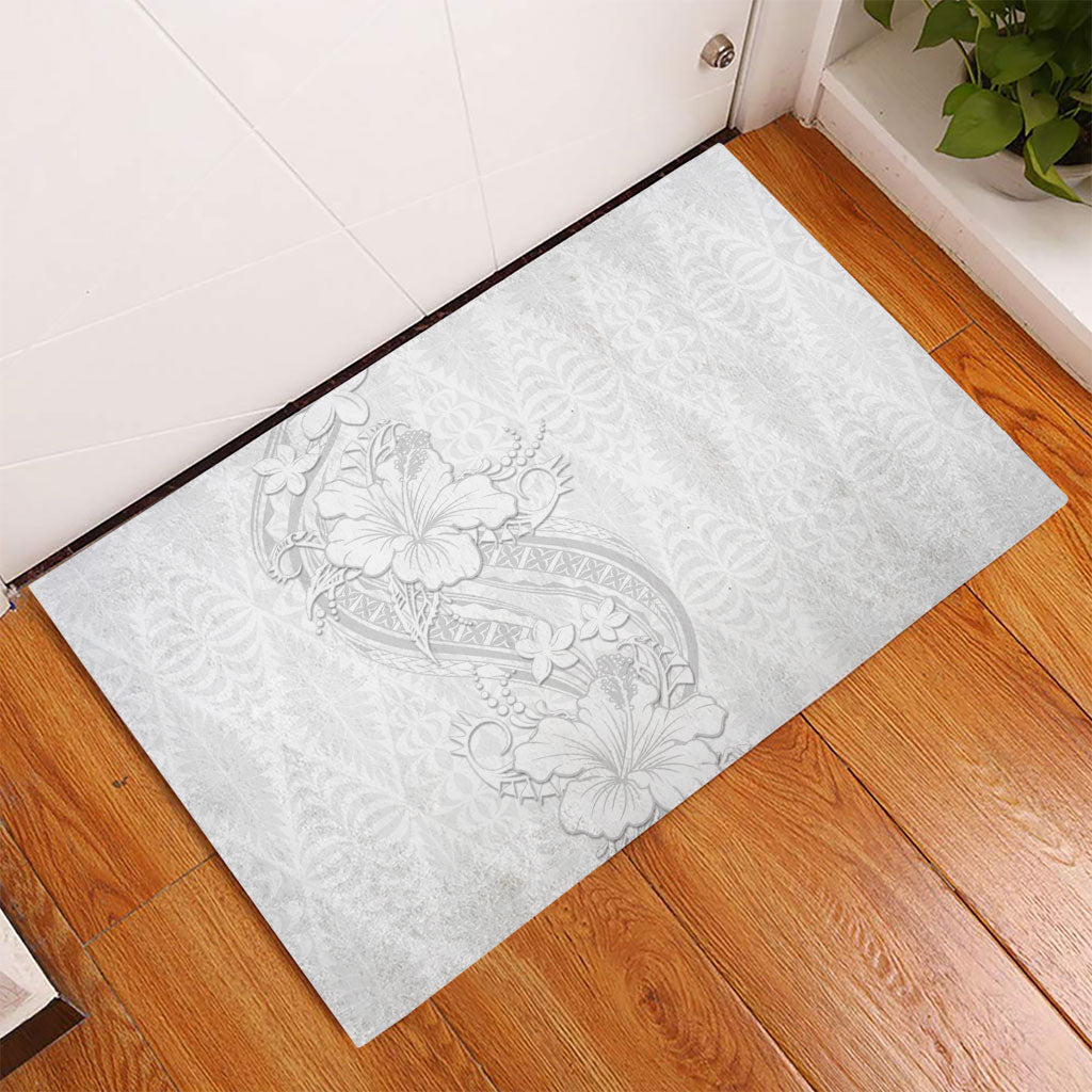 Tokelau White Sunday Rubber Doormat Elegant Hibiscus Polynesian Tribal Pattern LT05 - Polynesian Pride