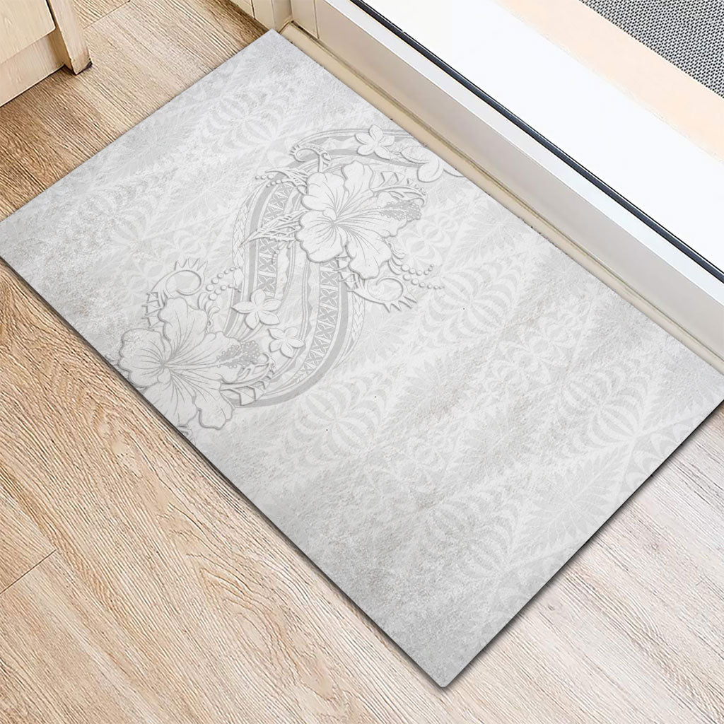 Tokelau White Sunday Rubber Doormat Elegant Hibiscus Polynesian Tribal Pattern LT05 - Polynesian Pride