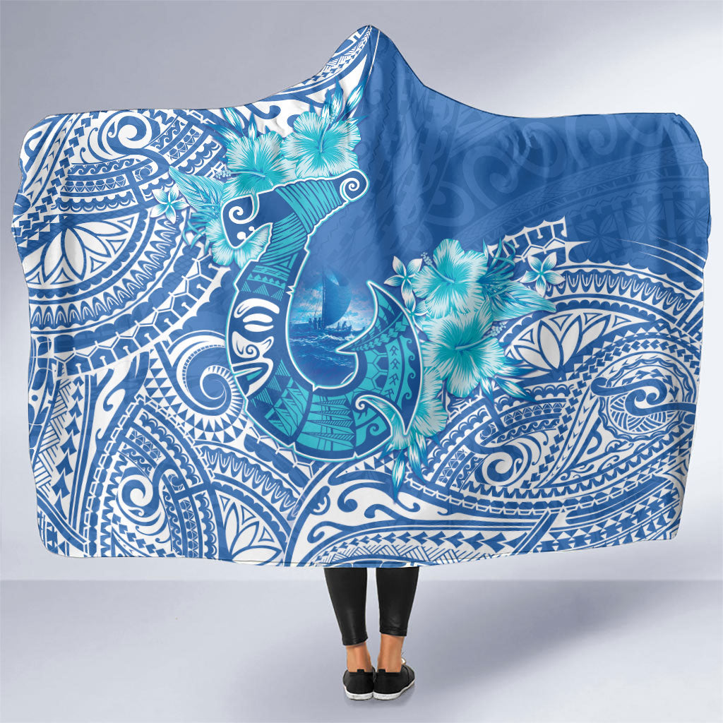 Hawaii Discoverers Day Hooded Blanket Polynesian Fish Hook With Hibiscus Blue