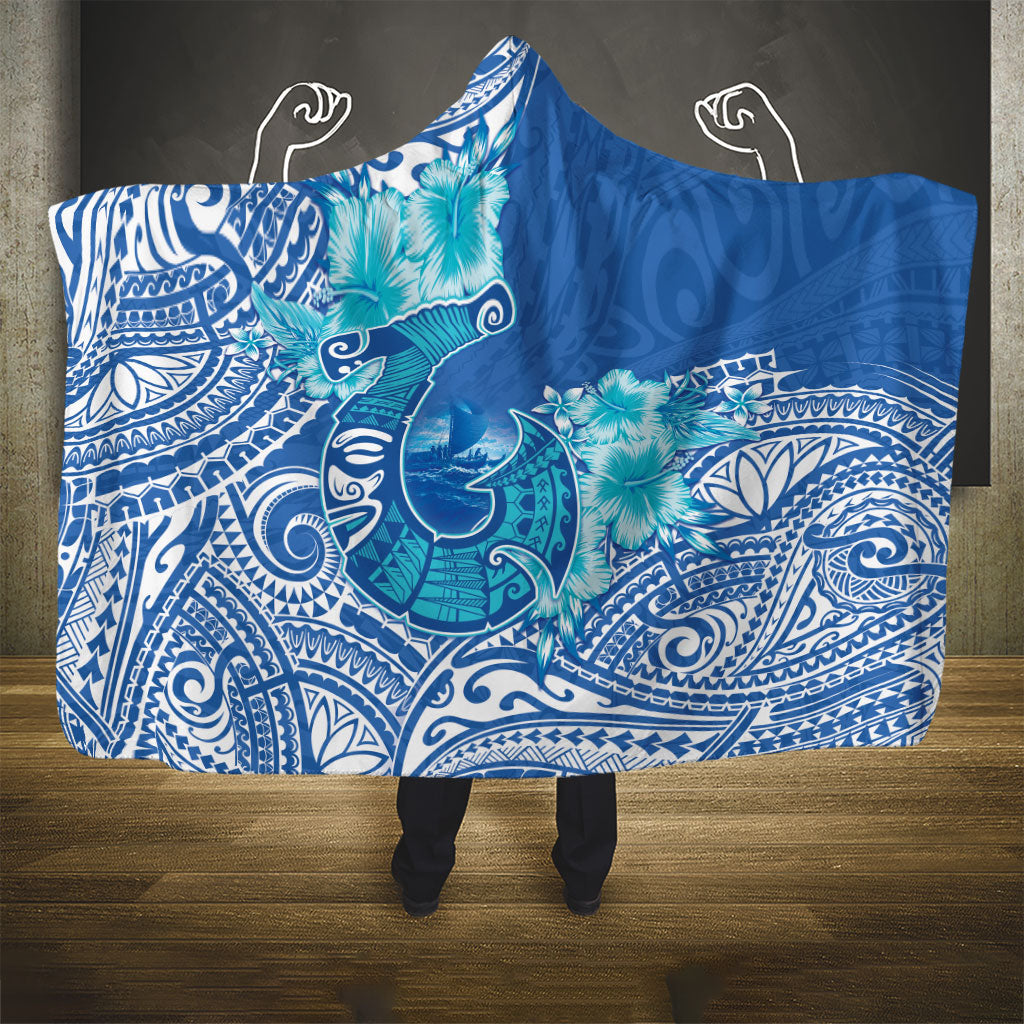 Hawaii Discoverers Day Hooded Blanket Polynesian Fish Hook With Hibiscus Blue