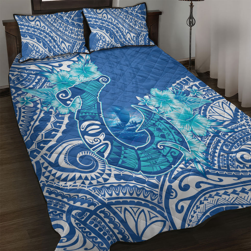 Hawaii Discoverers Day Quilt Bed Set Polynesian Fish Hook With Hibiscus Blue