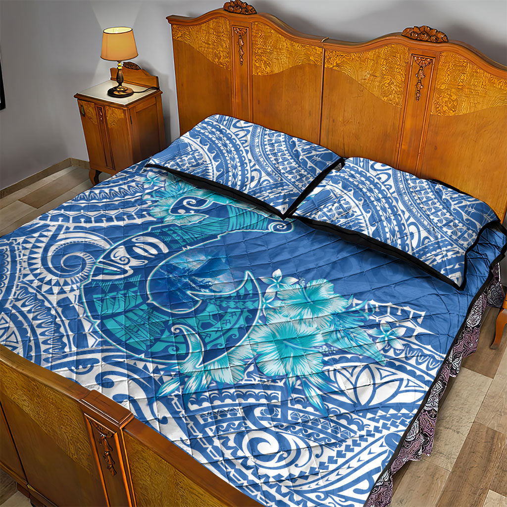 Hawaii Discoverers Day Quilt Bed Set Polynesian Fish Hook With Hibiscus Blue