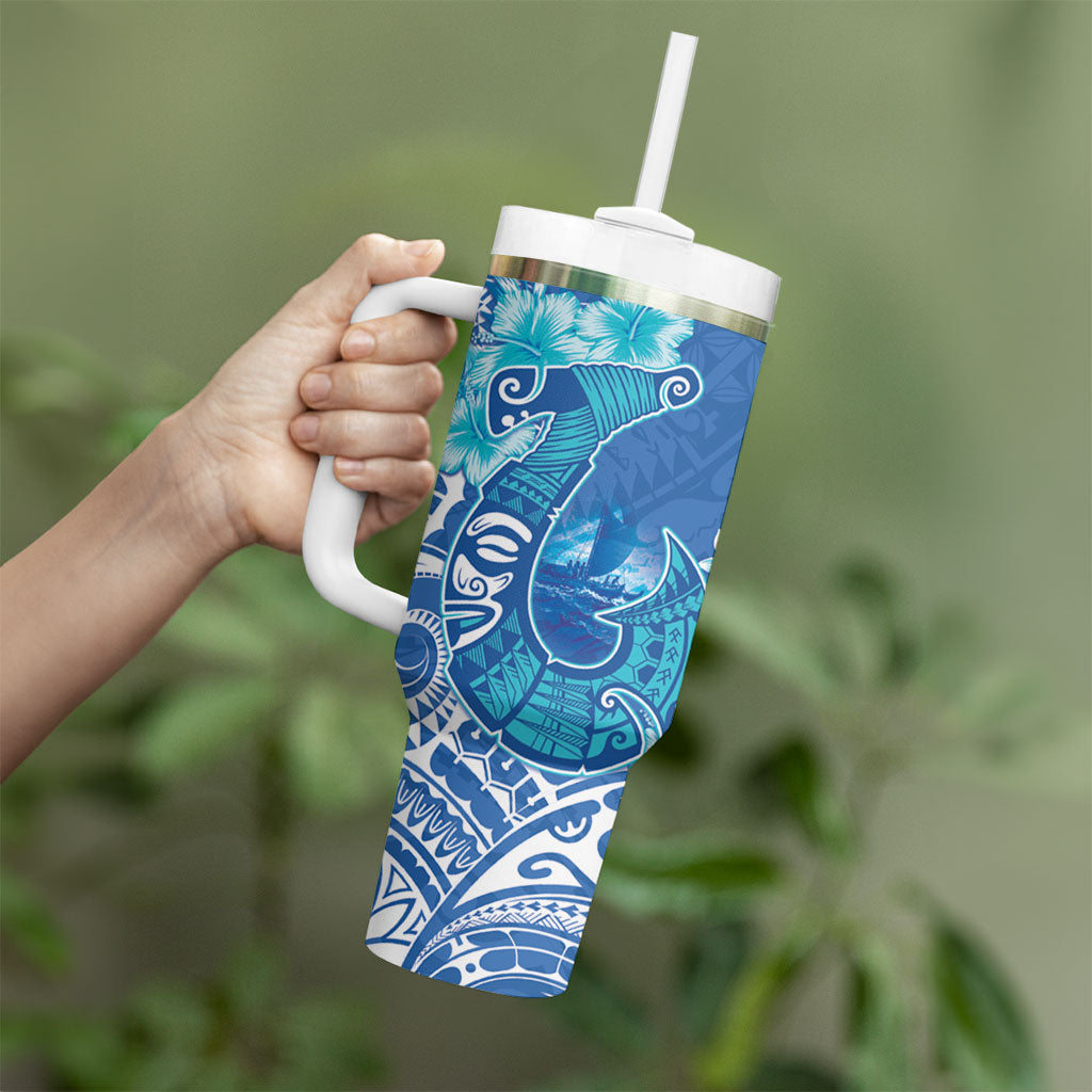 Hawaii Discoverers Day Tumbler With Handle Polynesian Fish Hook With Hibiscus Blue