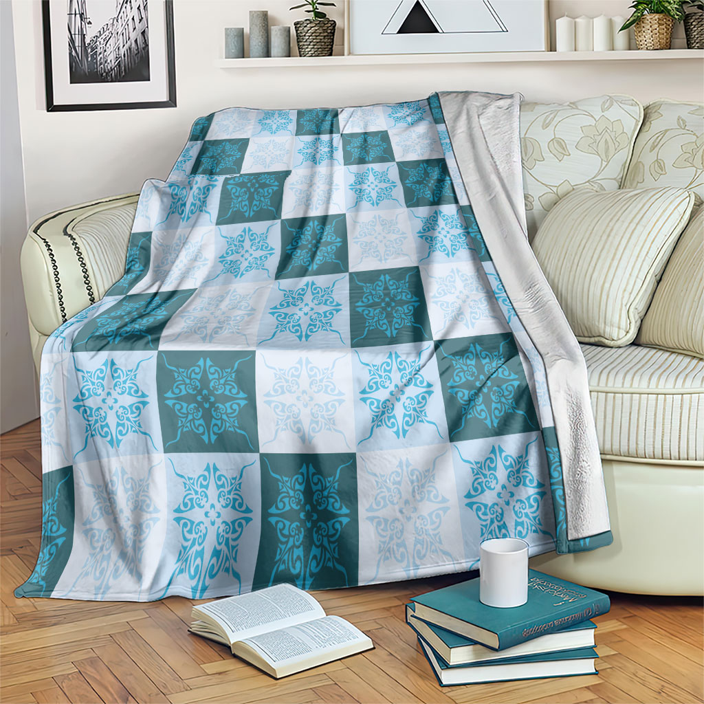 Cyan Manta Ray Hawaiian Quilt Motif Blanket