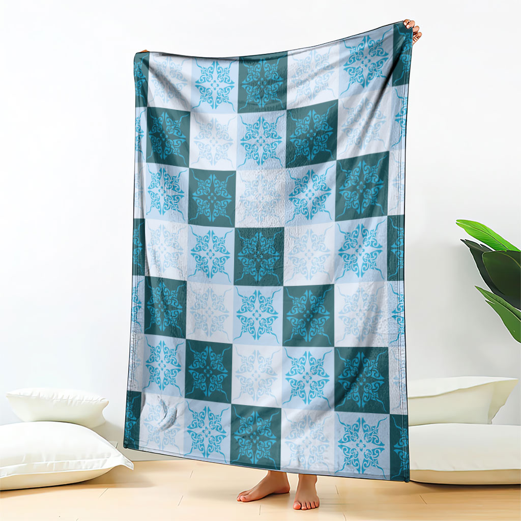 Cyan Manta Ray Hawaiian Quilt Motif Blanket
