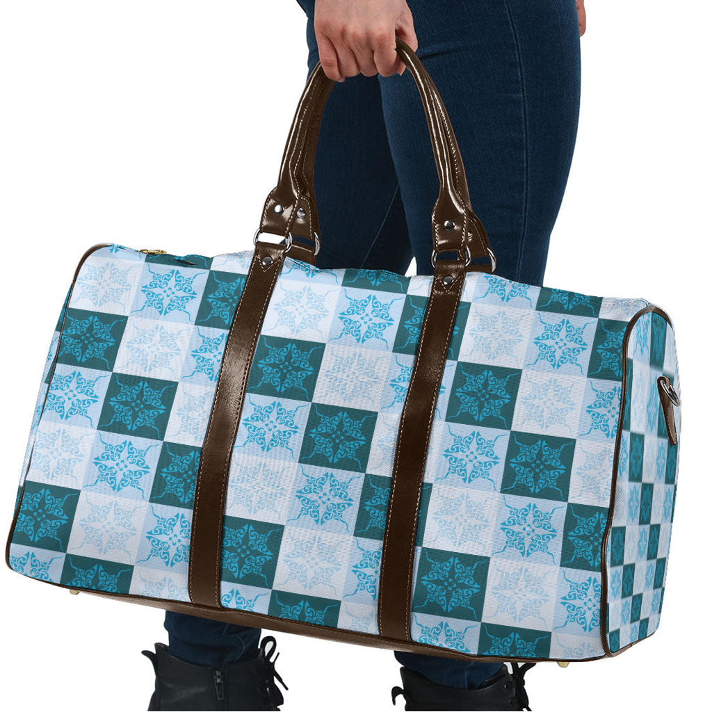 Cyan Manta Ray Hawaiian Quilt Motif Travel Bag