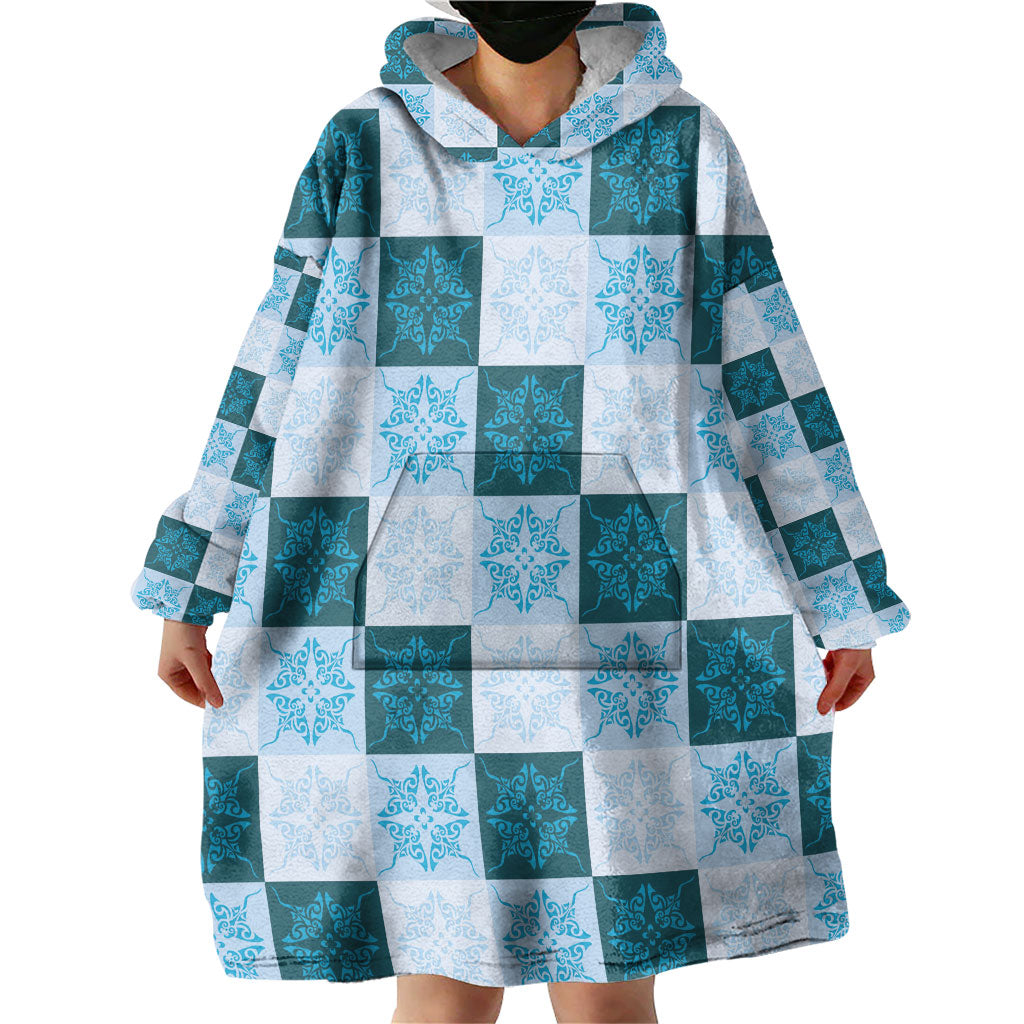 Cyan Manta Ray Hawaiian Quilt Motif Wearable Blanket Hoodie