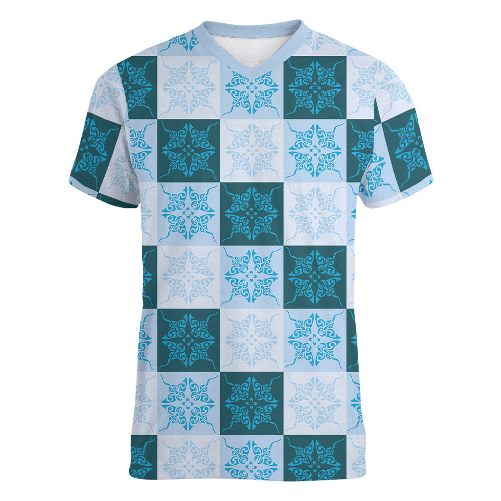 Cyan Manta Ray Hawaiian Quilt Motif Women V-Neck T-Shirt