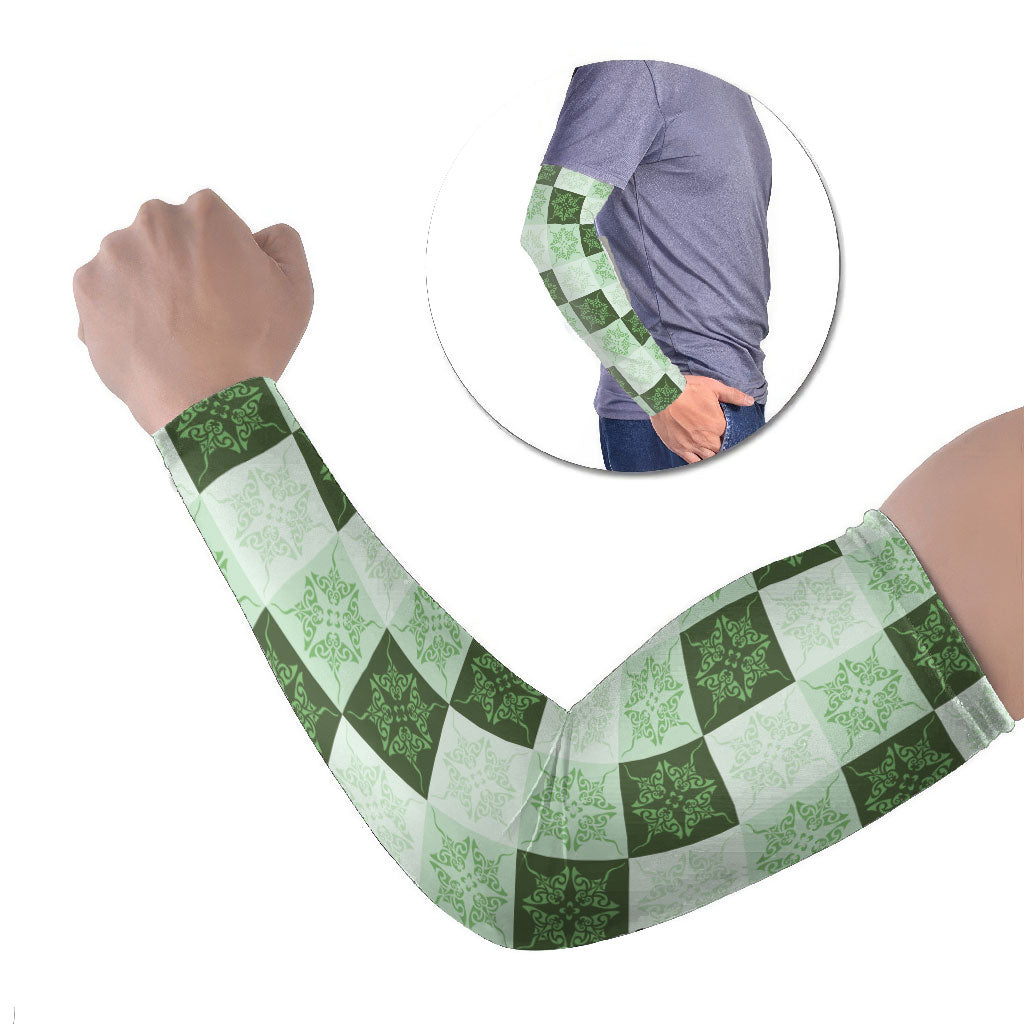 Sage Green Manta Ray Hawaiian Quilt Motif Arm Sleeves