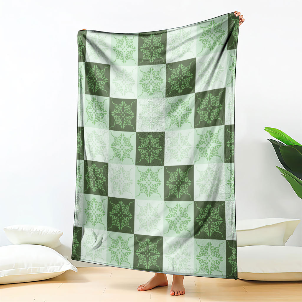 Sage Green Manta Ray Hawaiian Quilt Motif Blanket