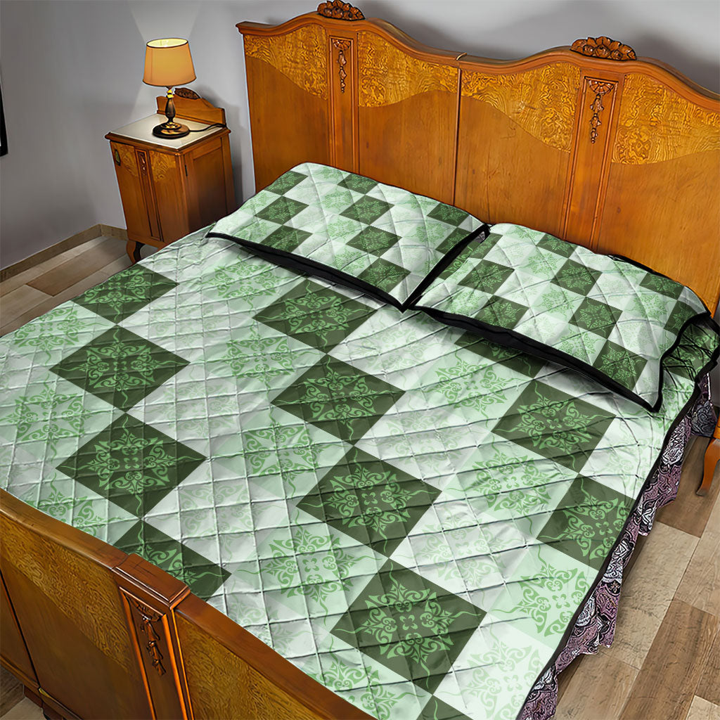 Sage Green Manta Ray Hawaiian Quilt Motif Quilt Bed Set