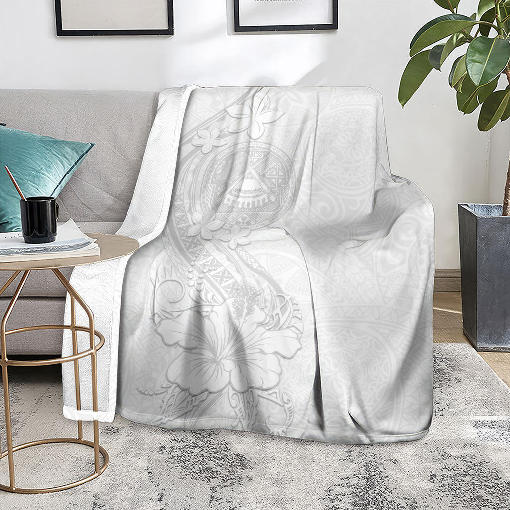 American Samoa White Sunday Blanket Polynesian Pattern With Tropical Flowers LT05 - Polynesian Pride