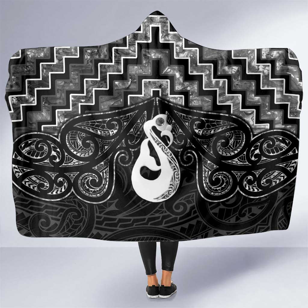 New Zealand Maori Hooded Blanket Poutama Manaia Black Paua Shell