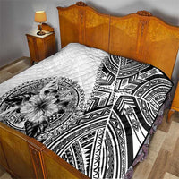 Hibiscus With White Austronesian Tattoo Pattern Quilt LT05 - Polynesian Pride