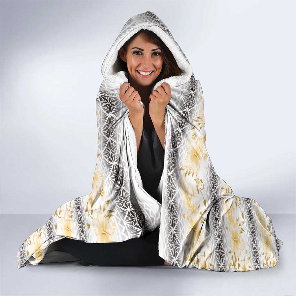 Samoa White Sunday Hooded Blanket Samoan Tapa Yellow Hibiscus - Polynesian Pride