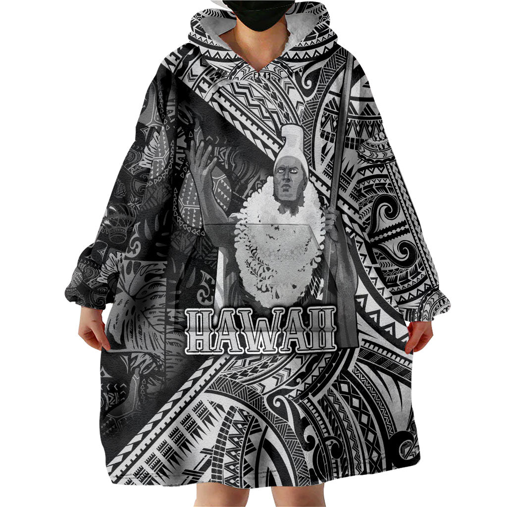 Hawaii King Kamehameha Wearable Blanket Hoodie With Hawaiian Ipu Motifs Black Version LT05 - Polynesian Pride