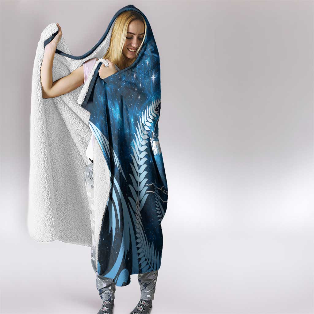 New Zealand Matariki Hooded Blanket Pigeon Kereru Maori Fern Art