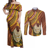 Hawaii King Kamehameha Couples Matching Off Shoulder Maxi Dress and Long Sleeve Button Shirt Hawaiian Kakau Pattern With Leis