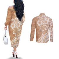 Polynesian Women's Day Couples Matching Off The Shoulder Long Sleeve Dress and Long Sleeve Button Shirt Brown Hibiscus Flowers With Polynesian Pattern LT05 - Polynesian Pride