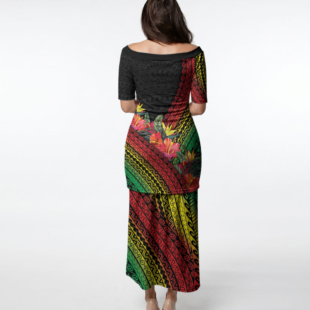 Retro Hawaiian Singer Puletasi Polynesian Style Tropical Flowers