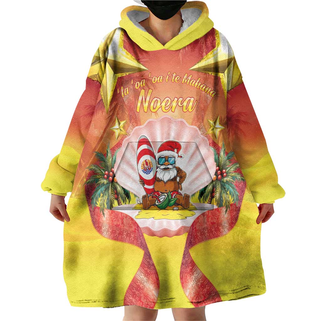 French Polynesia Christmas Wearable Blanket Hoodie Seashell Santa Beach Vibes - Polynesian Pride
