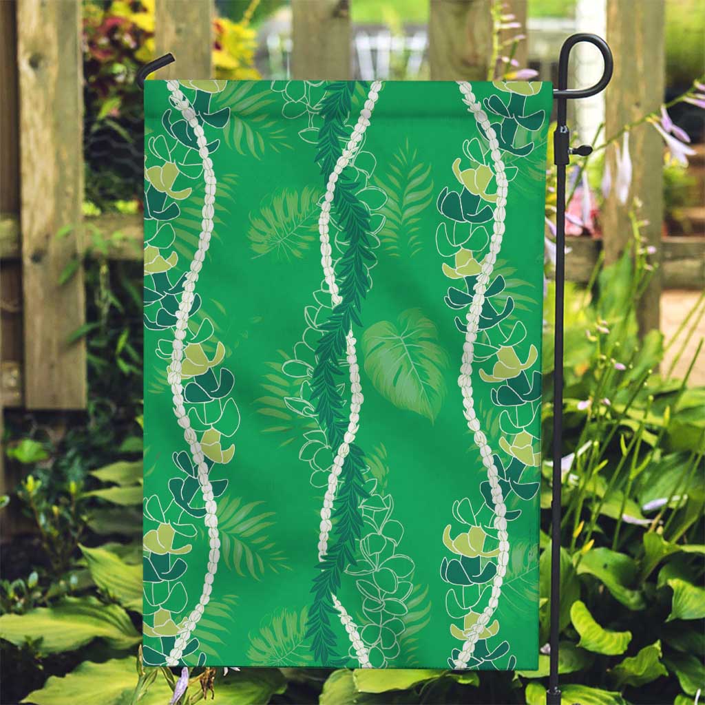 Hawaii Maile Lei Garden Flag With Green Monstera Pattern