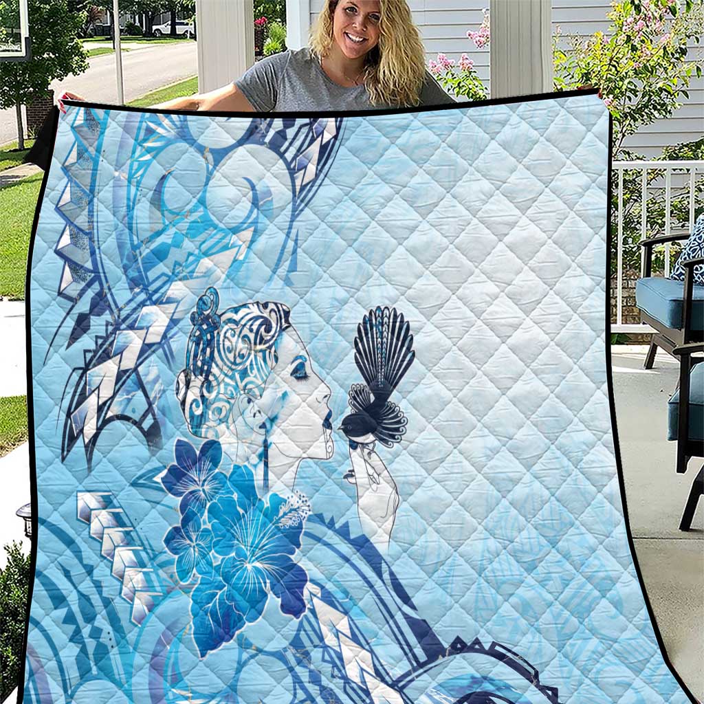 Aotearoa Maori Wahine Quilt Fantail Bird Blue Gold Marble