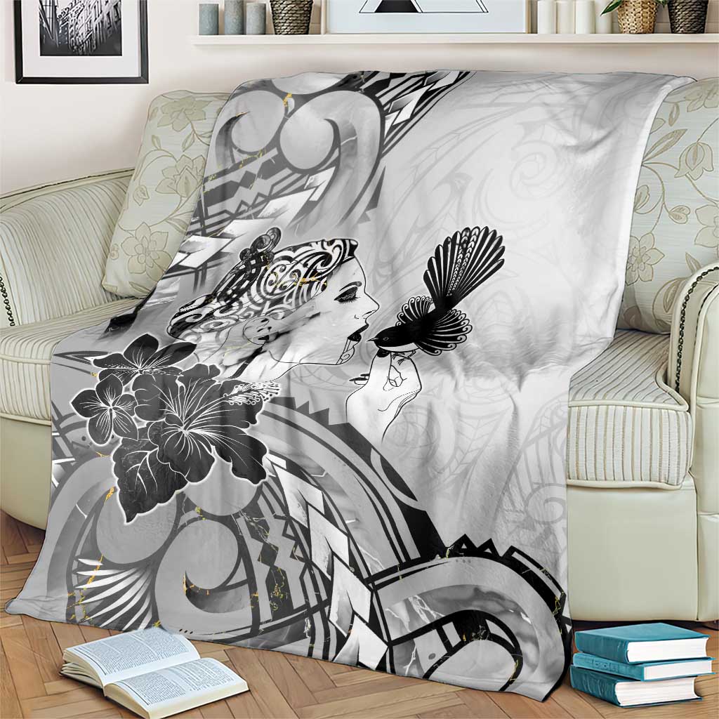 Aotearoa Maori Wahine Blanket Fantail Bird Black Gold Marble