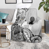 Aotearoa Maori Wahine Blanket Fantail Bird Black Gold Marble