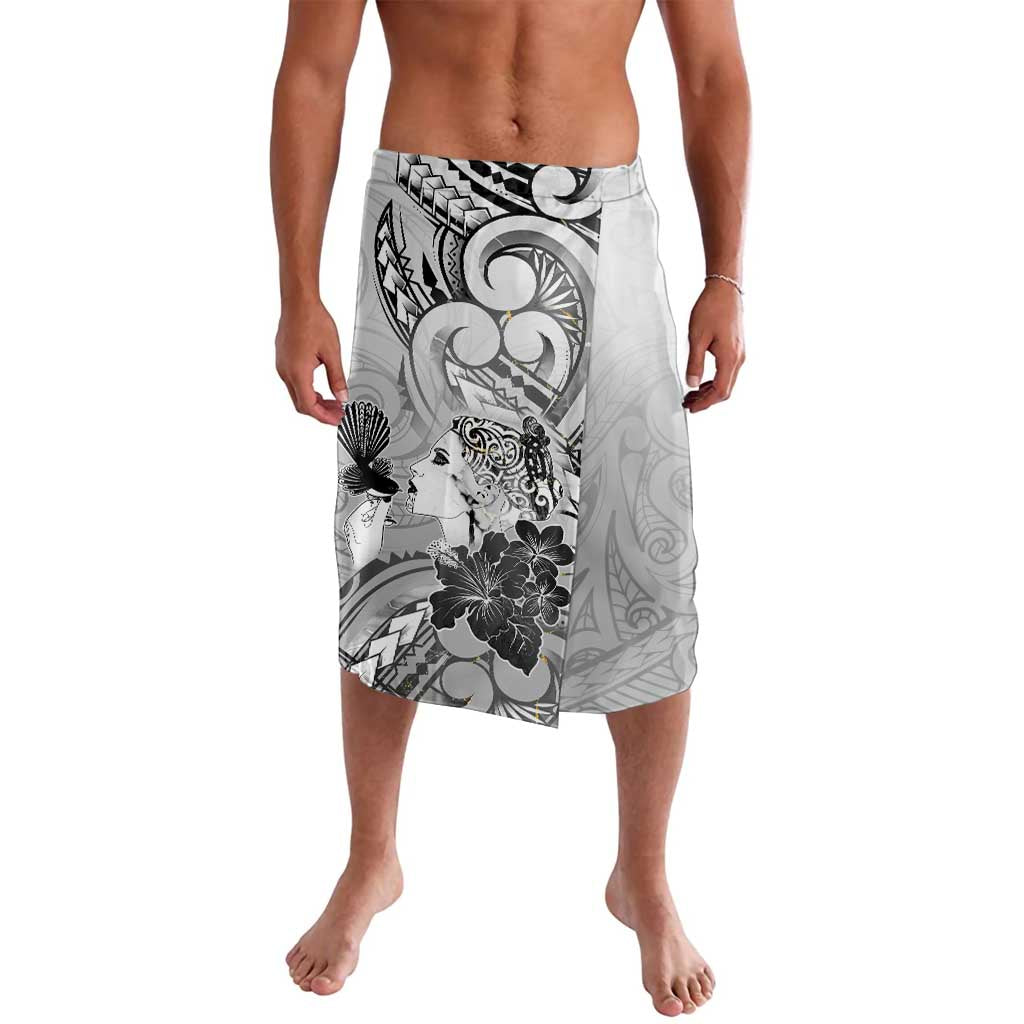 Aotearoa Maori Wahine Lavalava Fantail Bird Black Gold Marble