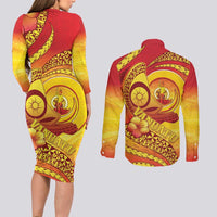 Vanuatu 45 Yia Indipendens Anivesari Couples Matching Long Sleeve Bodycon Dress and Long Sleeve Button Shirt Tamtam Drum With Boar Tusk - Polynesian Pride