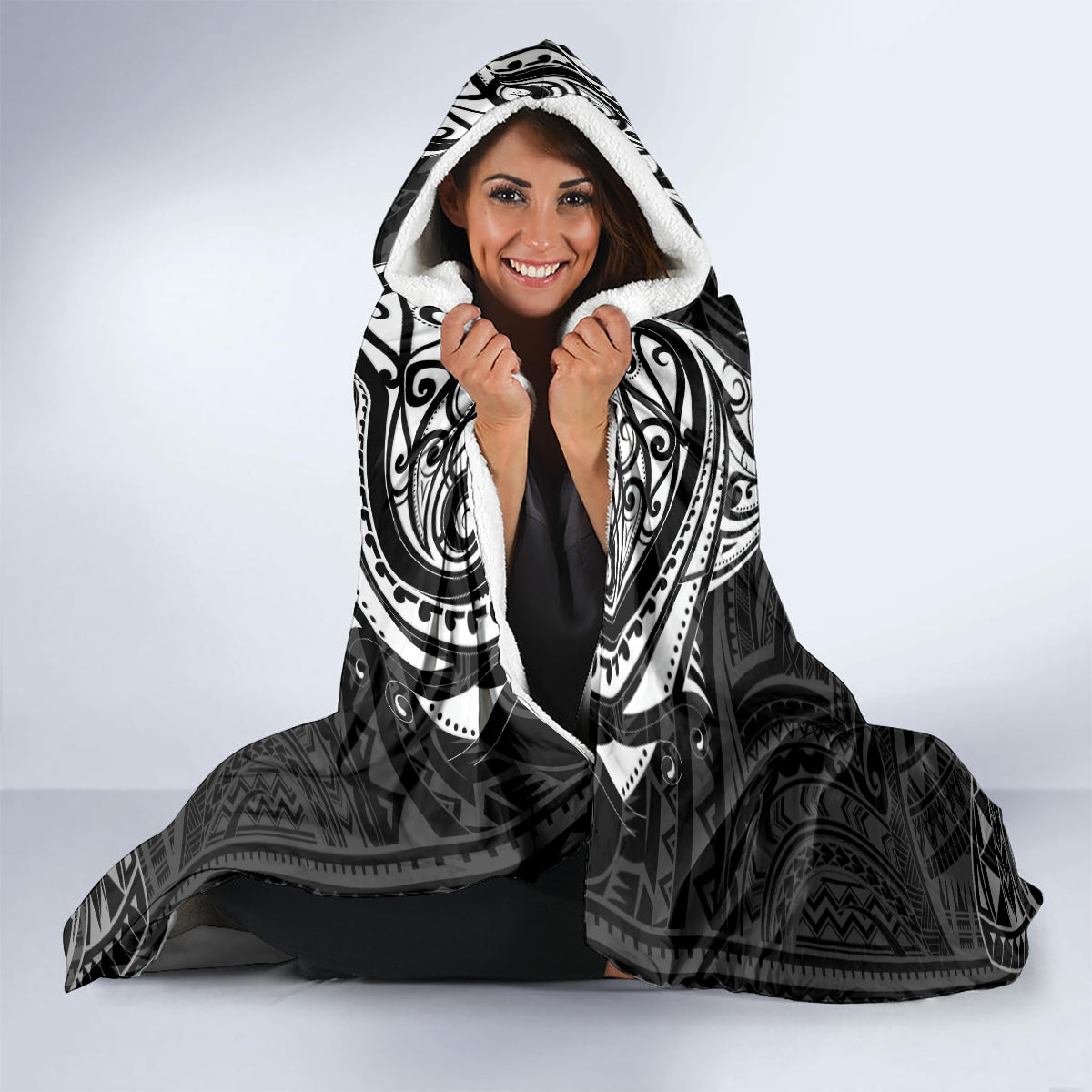 New Zealand Maori Taiaha Hooded Blanket Tiki Warrior Black LT05 - Polynesian Pride