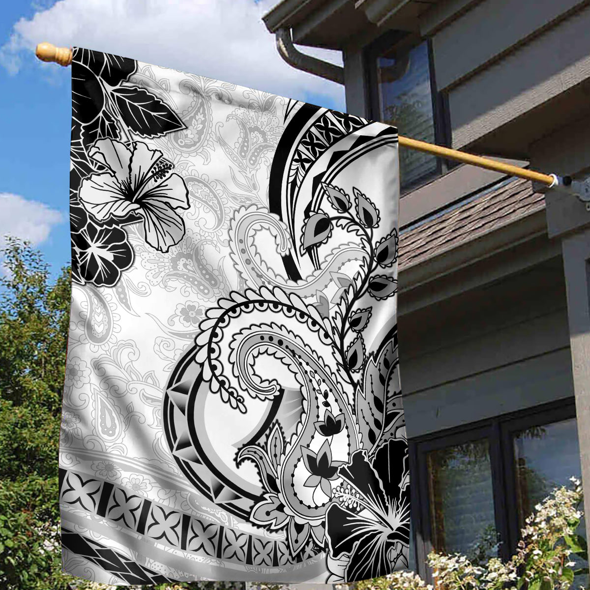 Polynesia Paisley Garden Flag Mix White Polynesian Pattern