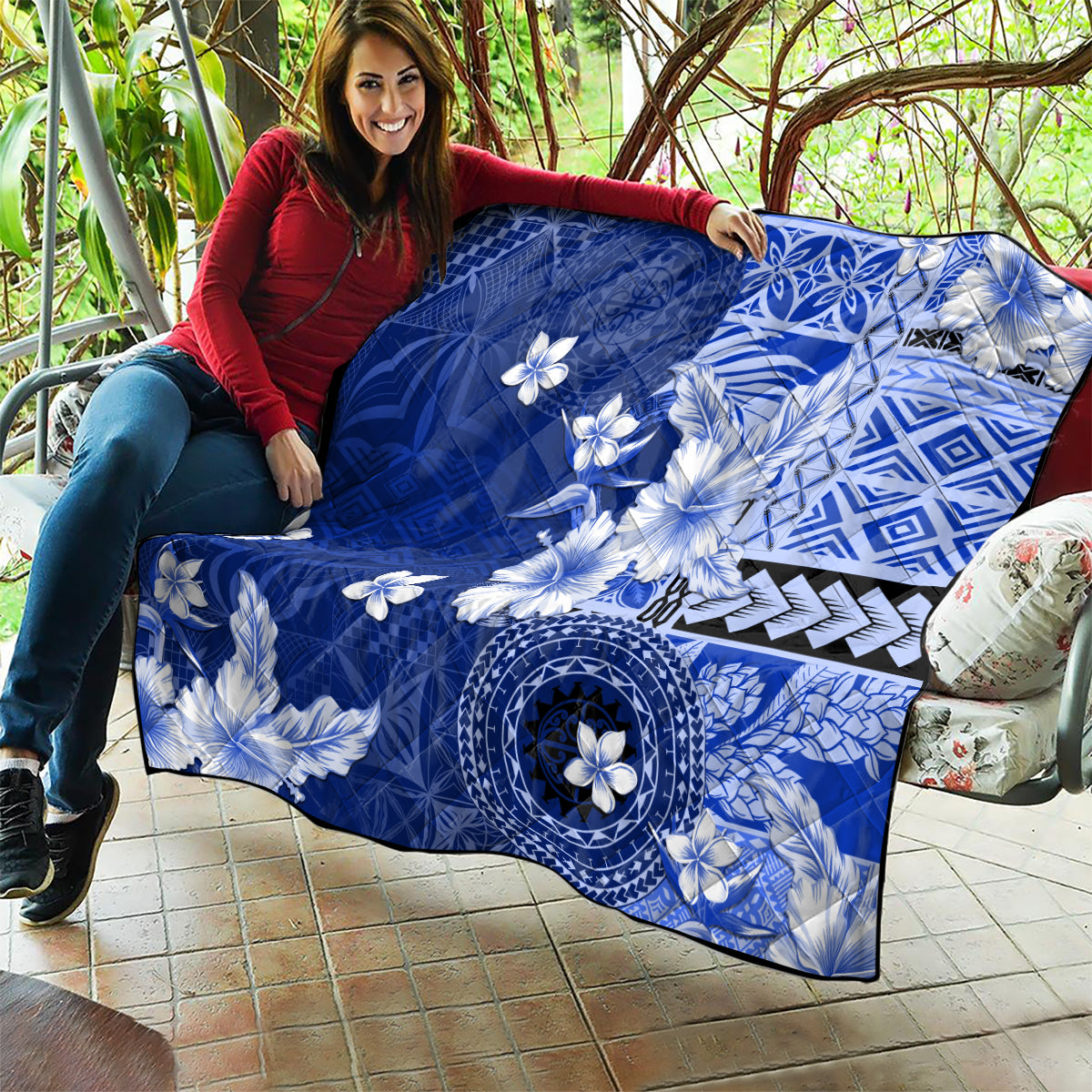 Samoa Siapo Pattern With Navy Hibiscus Quilt