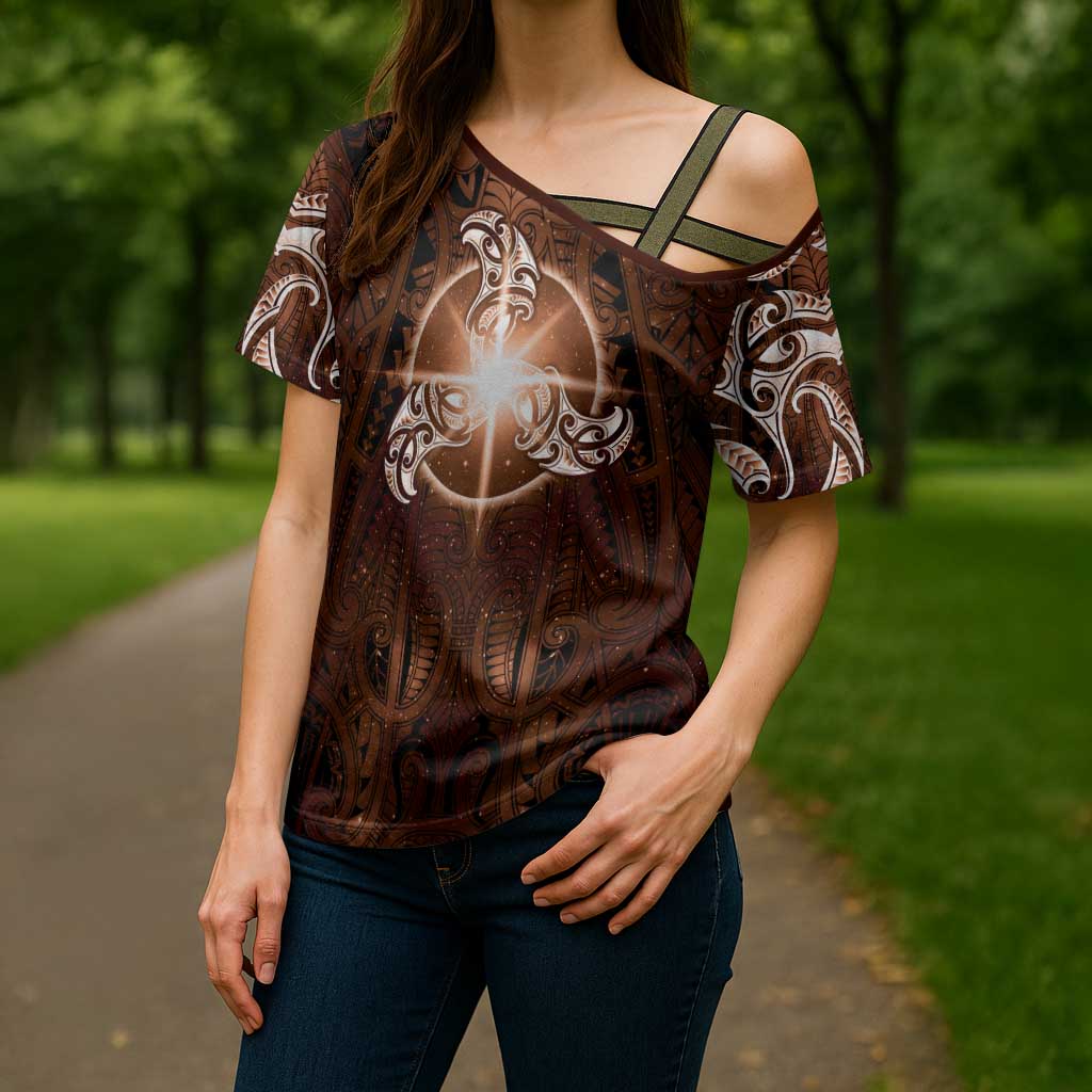 New Zealand Matariki Tupuanuku Cross Shoulder Shirt Maori Moko Brown Galaxy LT05 - Polynesian Pride