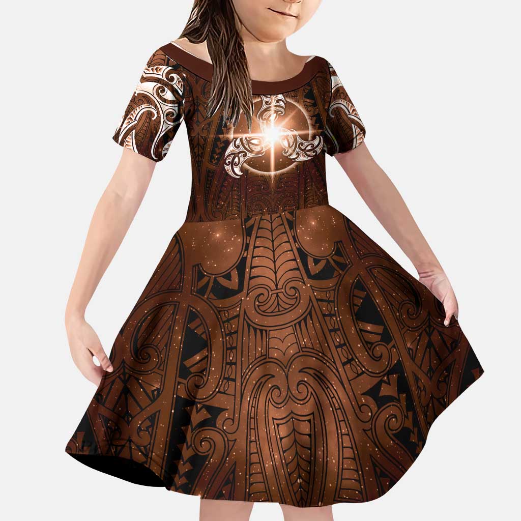 New Zealand Matariki Tupuanuku Family Matching Off Shoulder Maxi Dress and Hawaiian Shirt Maori Moko Brown Galaxy LT05 Daughter's Dress Brown - Polynesian Pride