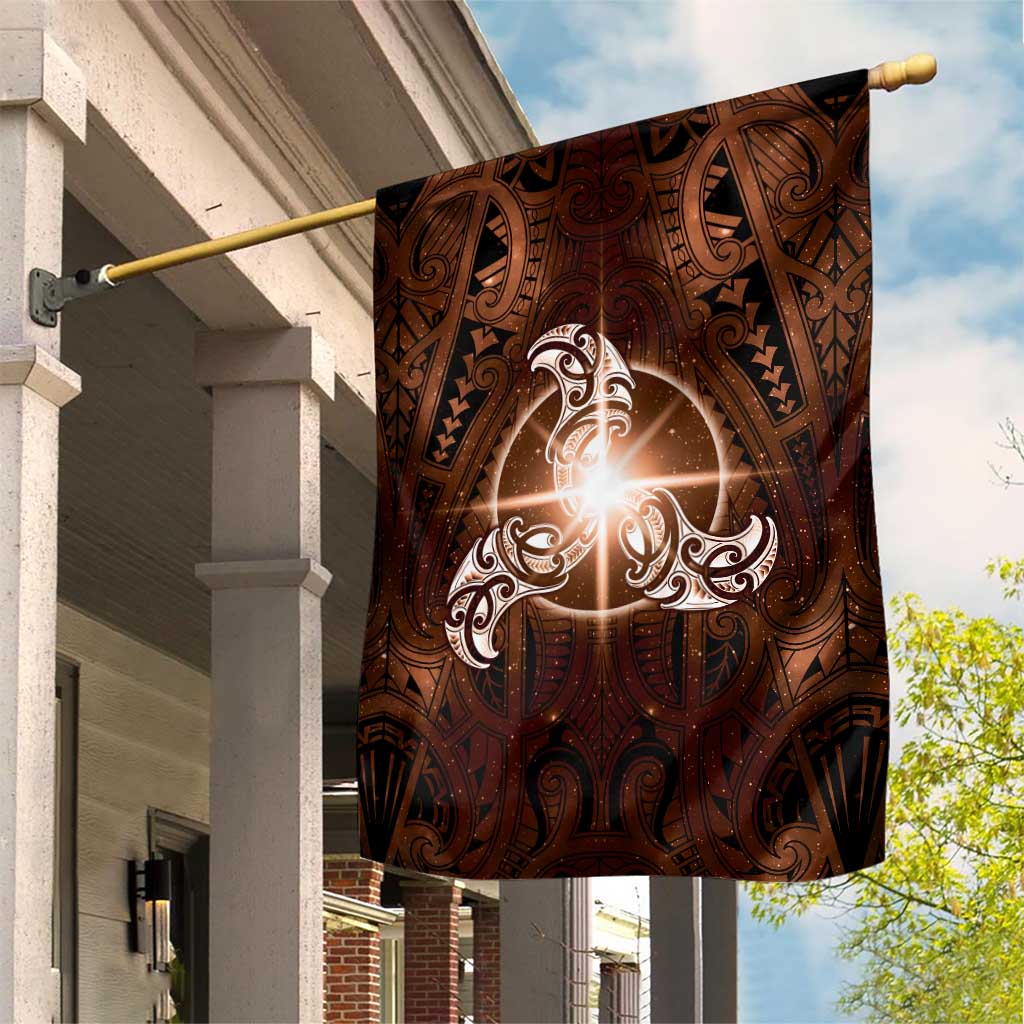 New Zealand Matariki Tupuanuku Garden Flag Maori Moko Brown Galaxy LT05 House Flag Brown - Polynesian Pride