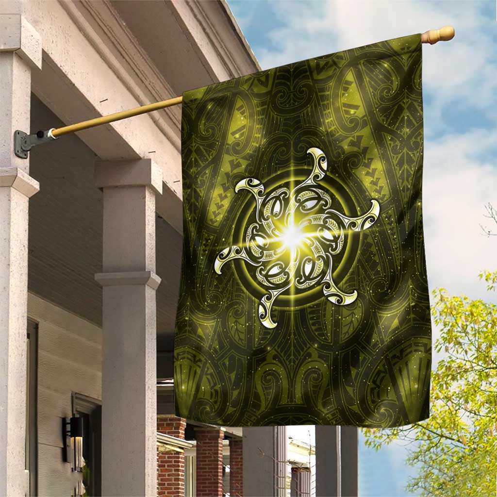 New Zealand Matariki Hiwaiterangi Garden Flag Maori Moko Yellow Galaxy LT05 House Flag Yellow - Polynesian Pride