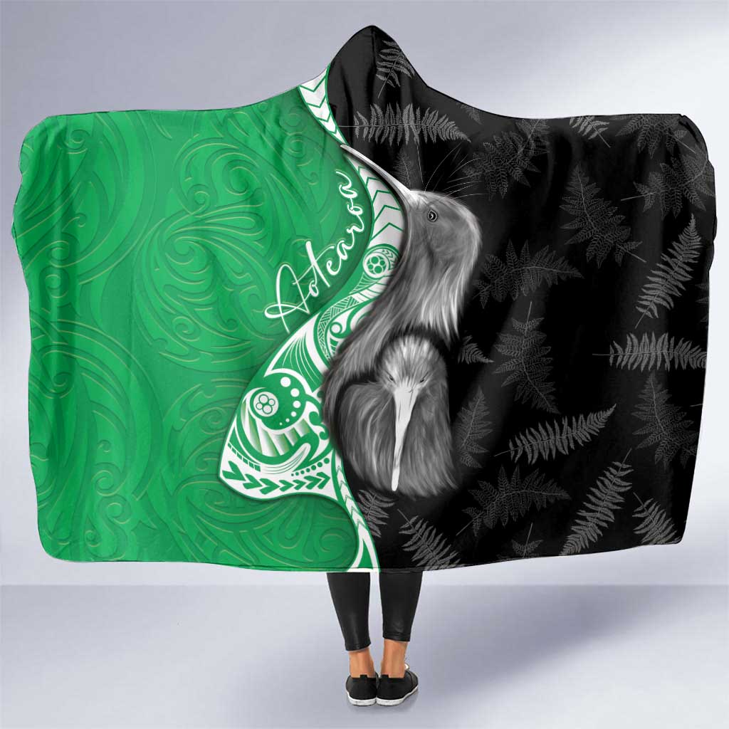 New Zealand Aotearoa Hooded Blanket Kiwi Fern Maori Pattern Green Version