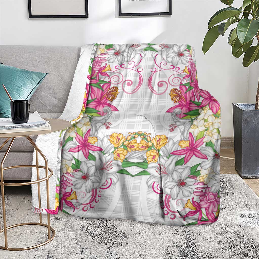 Hawaii Palaka Blanket White Tribal Pattern With Tropical Flowers - Polynesian Pride