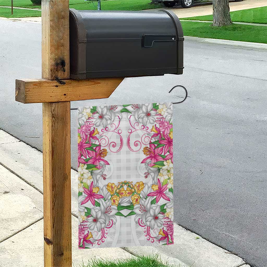 Hawaii Palaka Garden Flag White Tribal Pattern With Tropical Flowers - Polynesian Pride