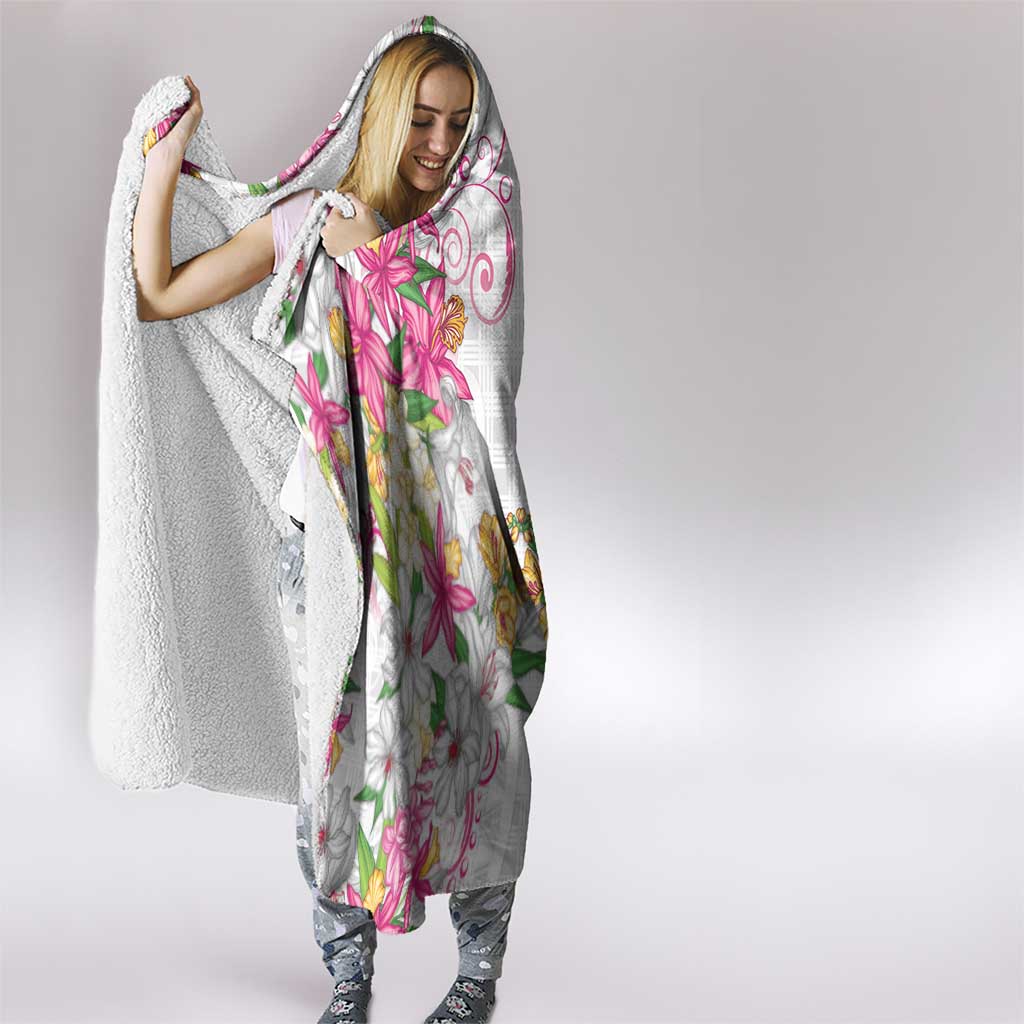 Hawaii Palaka Hooded Blanket White Tribal Pattern With Tropical Flowers LT05 - Polynesian Pride