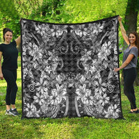 Hawaii Palaka Quilt Black Tribal Pattern With Tropical Flowers - Polynesian Pride