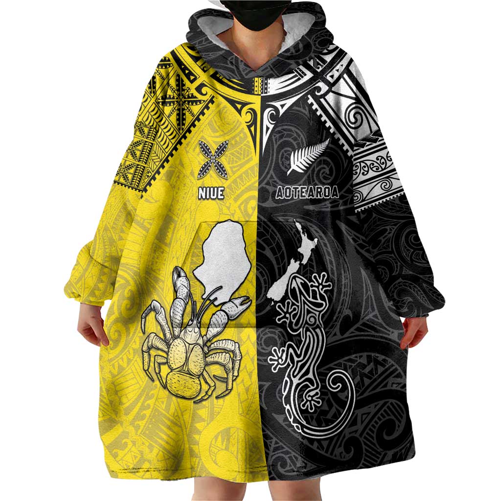 Custom New Zealand Maori And Niue Hiapo Wearable Blanket Hoodie Lizard And Coconut Crab Together LT05 - Polynesian Pride